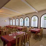 Golden 3*